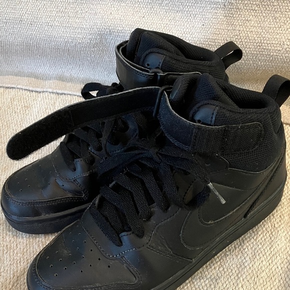 Nike teen size 6Y Black leather  High-Top basketball Sneakers / running shoes - Picture 16 of 16